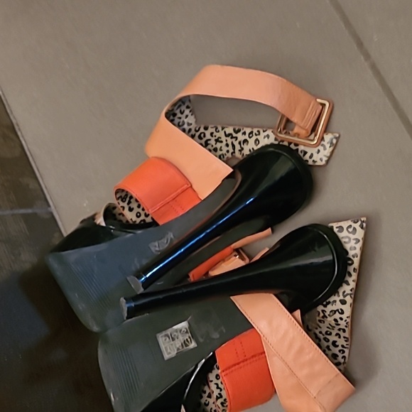 Jessica Simpson Shoes - Picture 3 of 4